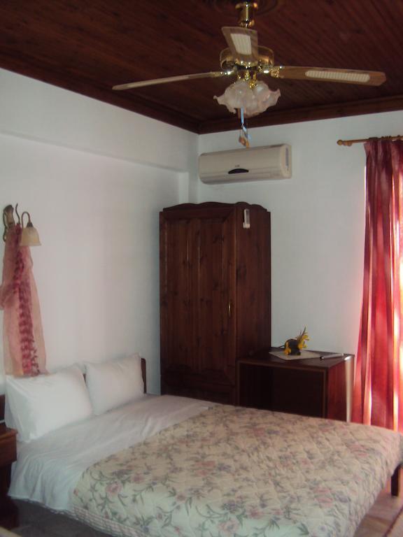 Vassilis Guesthouse Rapsáni الغرفة الصورة