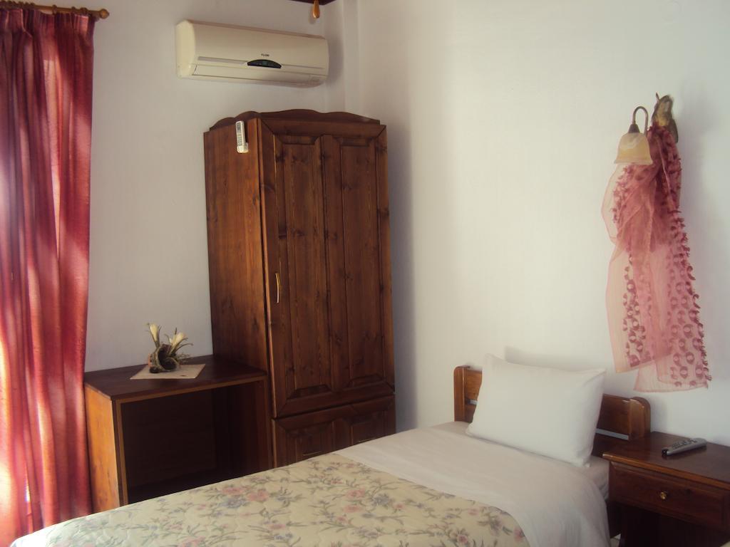 Vassilis Guesthouse Rapsáni الغرفة الصورة